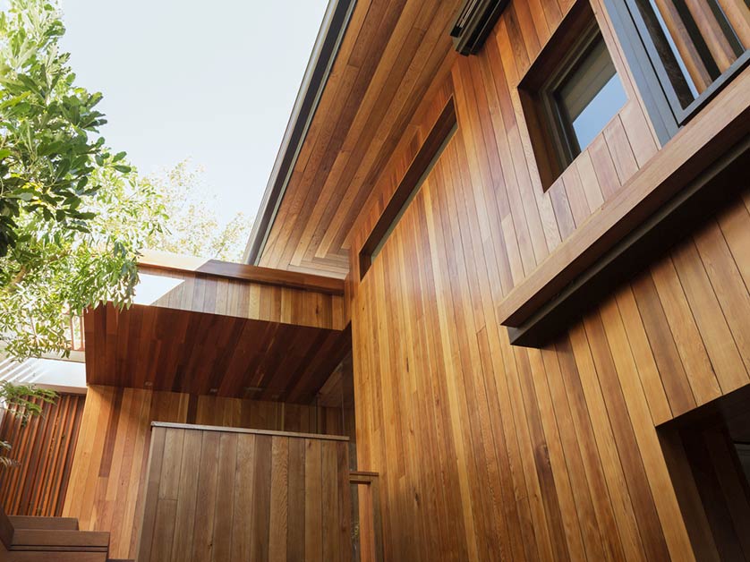 what are the benefits of wood siding